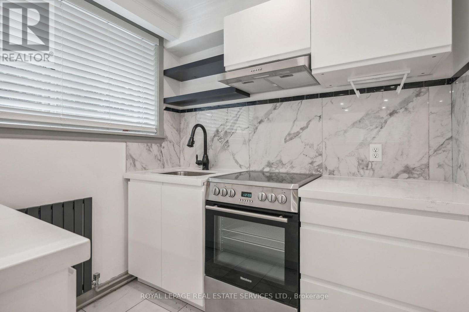 6 - 18 Thirty Third Street, Toronto, Ontario  M8W 3G9 - Photo 13 - W12680712