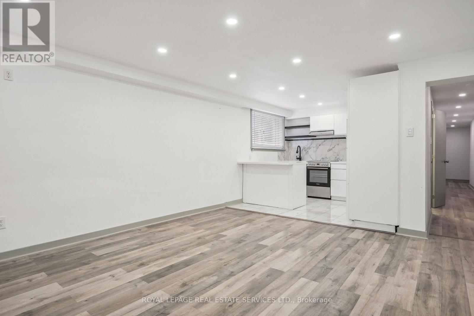 6 - 18 Thirty Third Street, Toronto, Ontario  M8W 3G9 - Photo 8 - W12680712