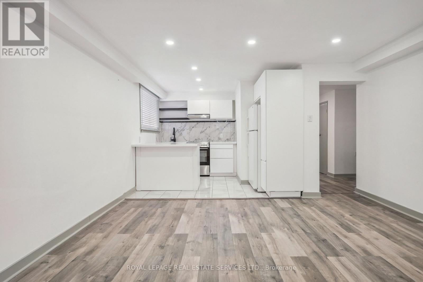 6 - 18 Thirty Third Street, Toronto, Ontario  M8W 3G9 - Photo 9 - W12680712