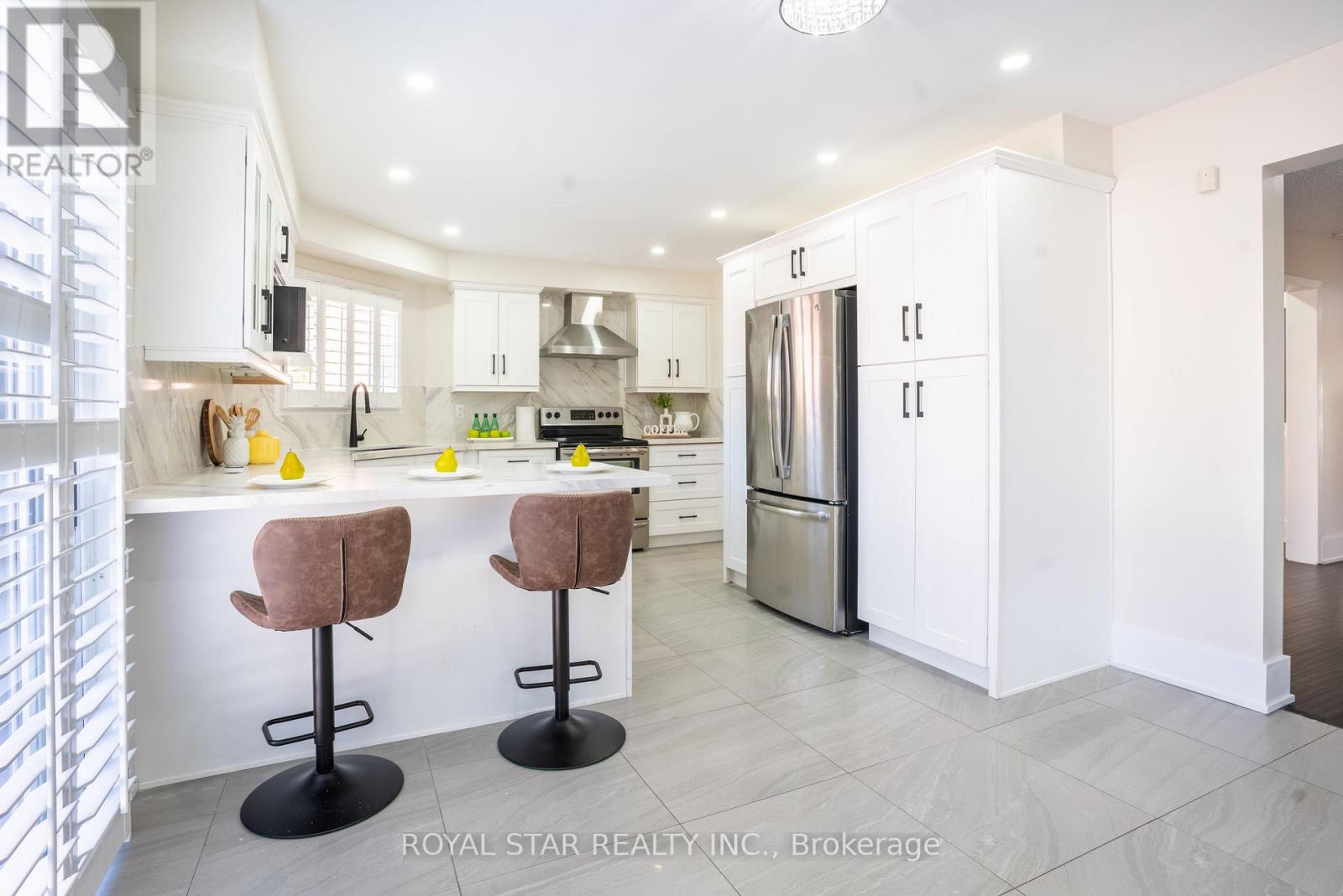 22 Livingston Drive, Caledon, Ontario  L7C 1A1 - Photo 15 - W12680846