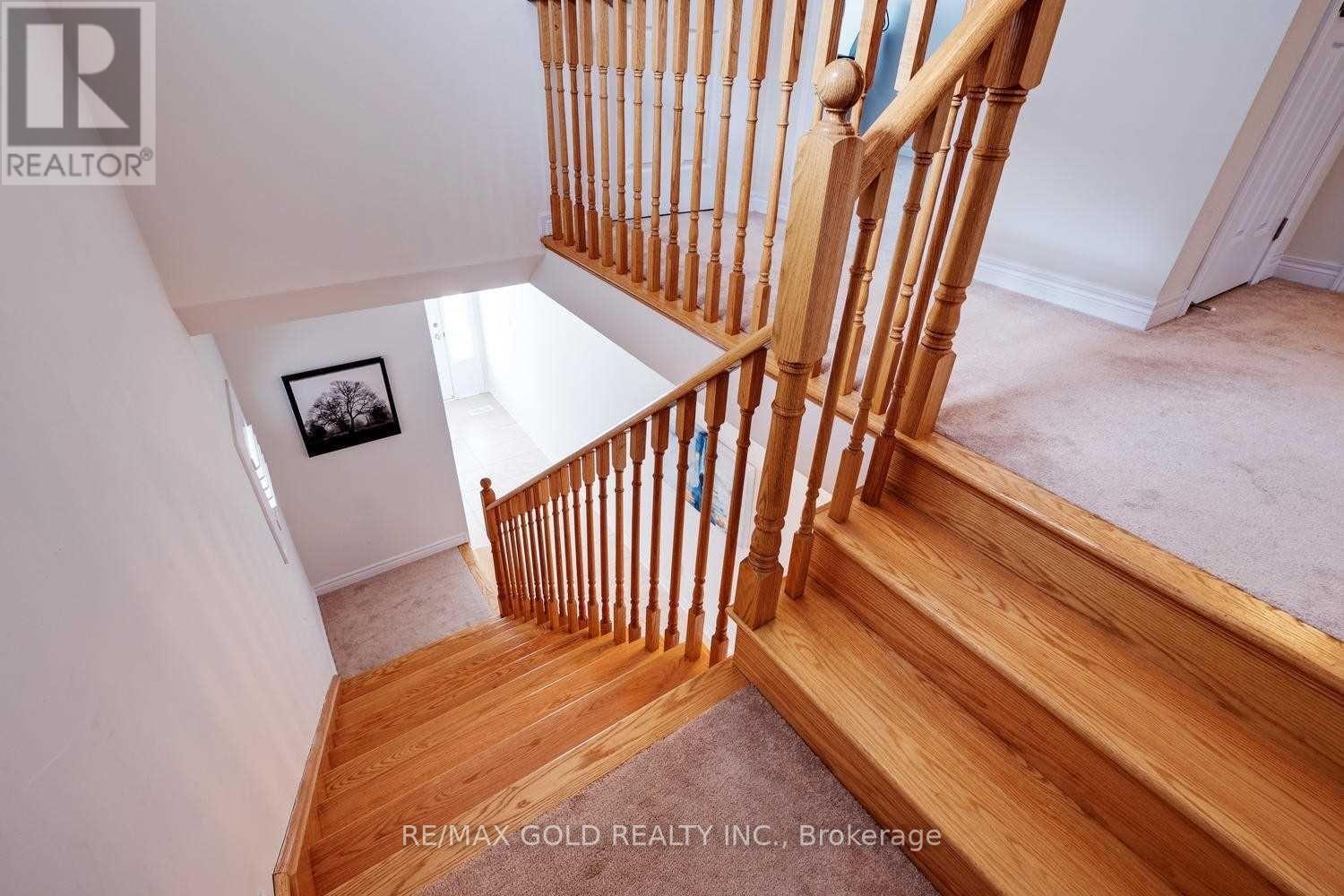 Upper - 71 Lanark Circle, Brampton, Ontario  L6X 5L3 - Photo 10 - W12680886