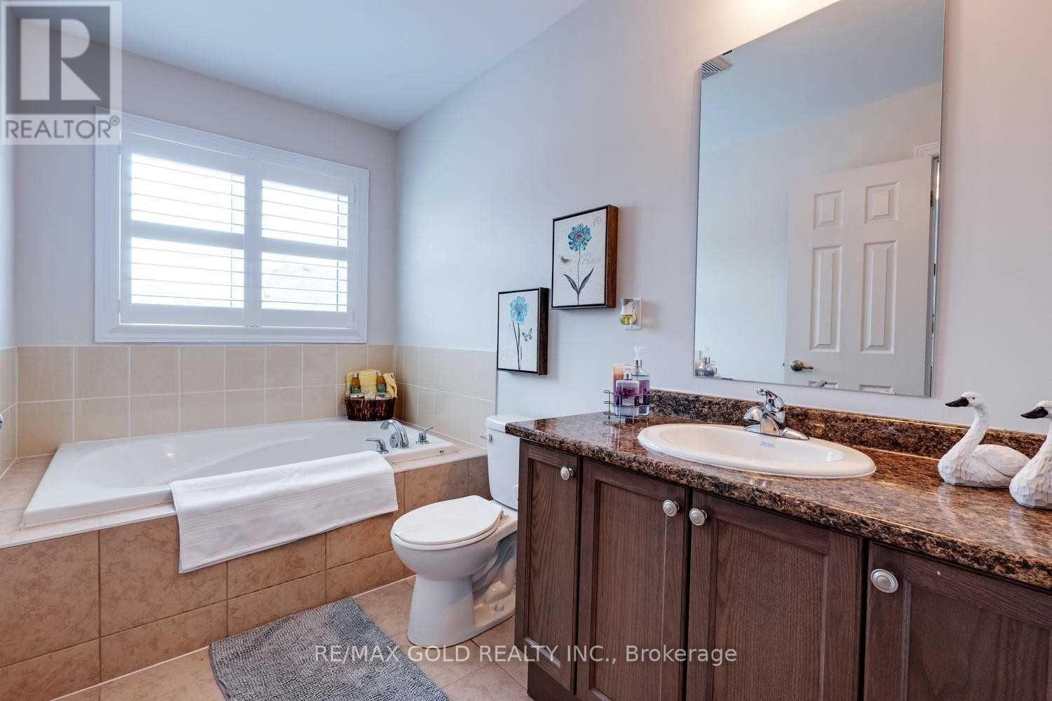 Upper - 71 Lanark Circle, Brampton, Ontario  L6X 5L3 - Photo 13 - W12680886