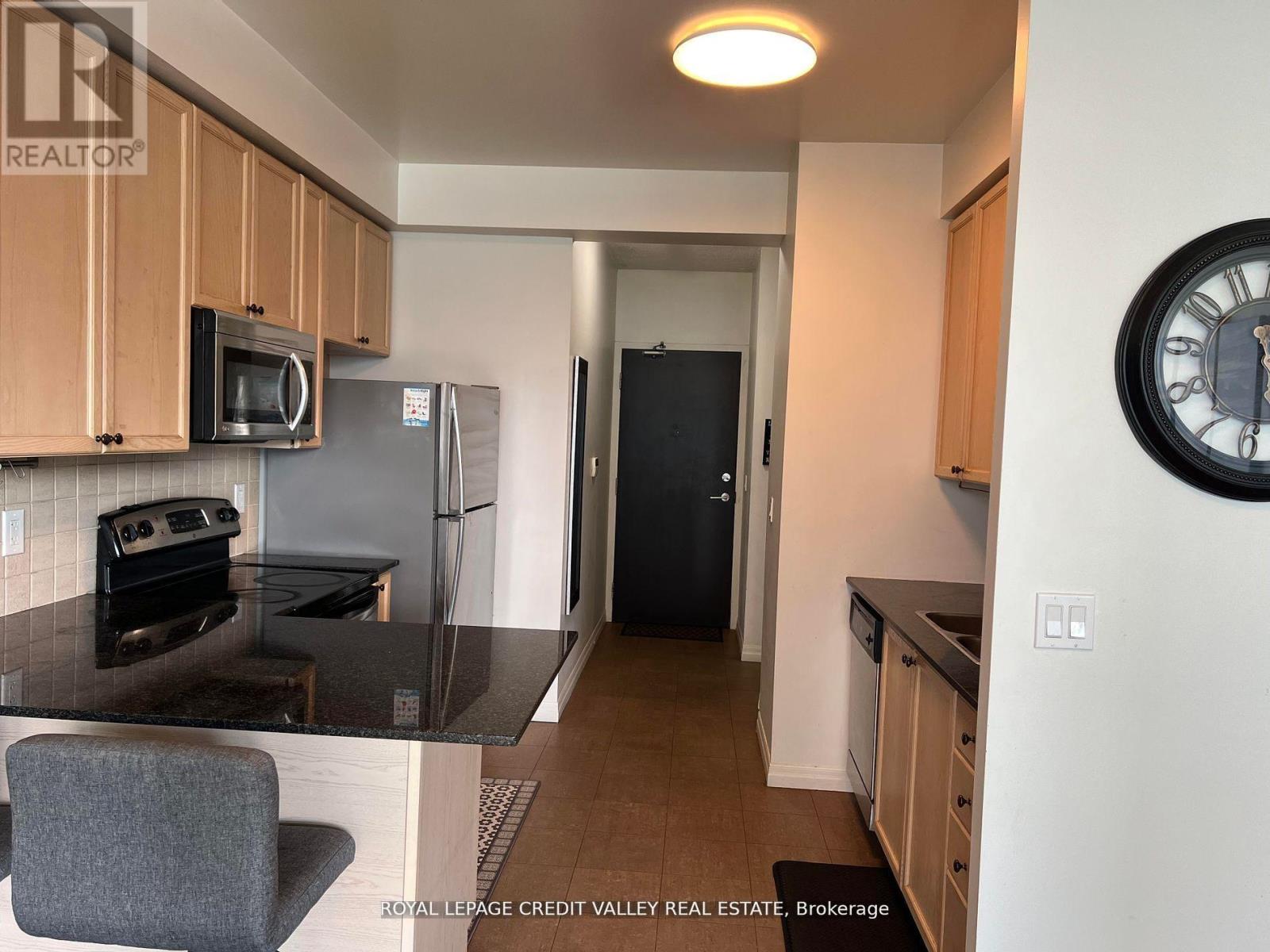 2303 - 225 Webb Drive, Mississauga, Ontario  L5B 4P2 - Photo 5 - W12680906