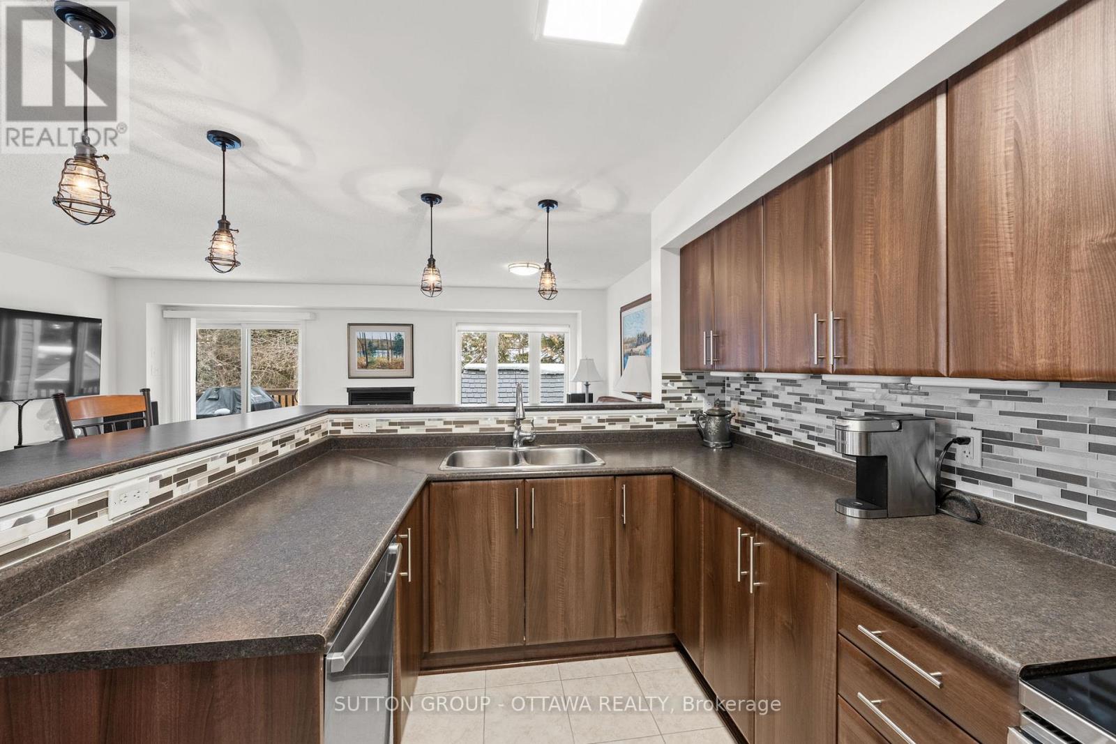 225 Vision Street, Ottawa, Ontario  K4M 0B5 - Photo 9 - X12550220