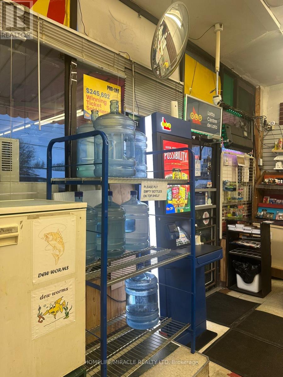 Main - 66 Erie Avenue, Brantford, Ontario  N3S 2E8 - Photo 3 - X12680612