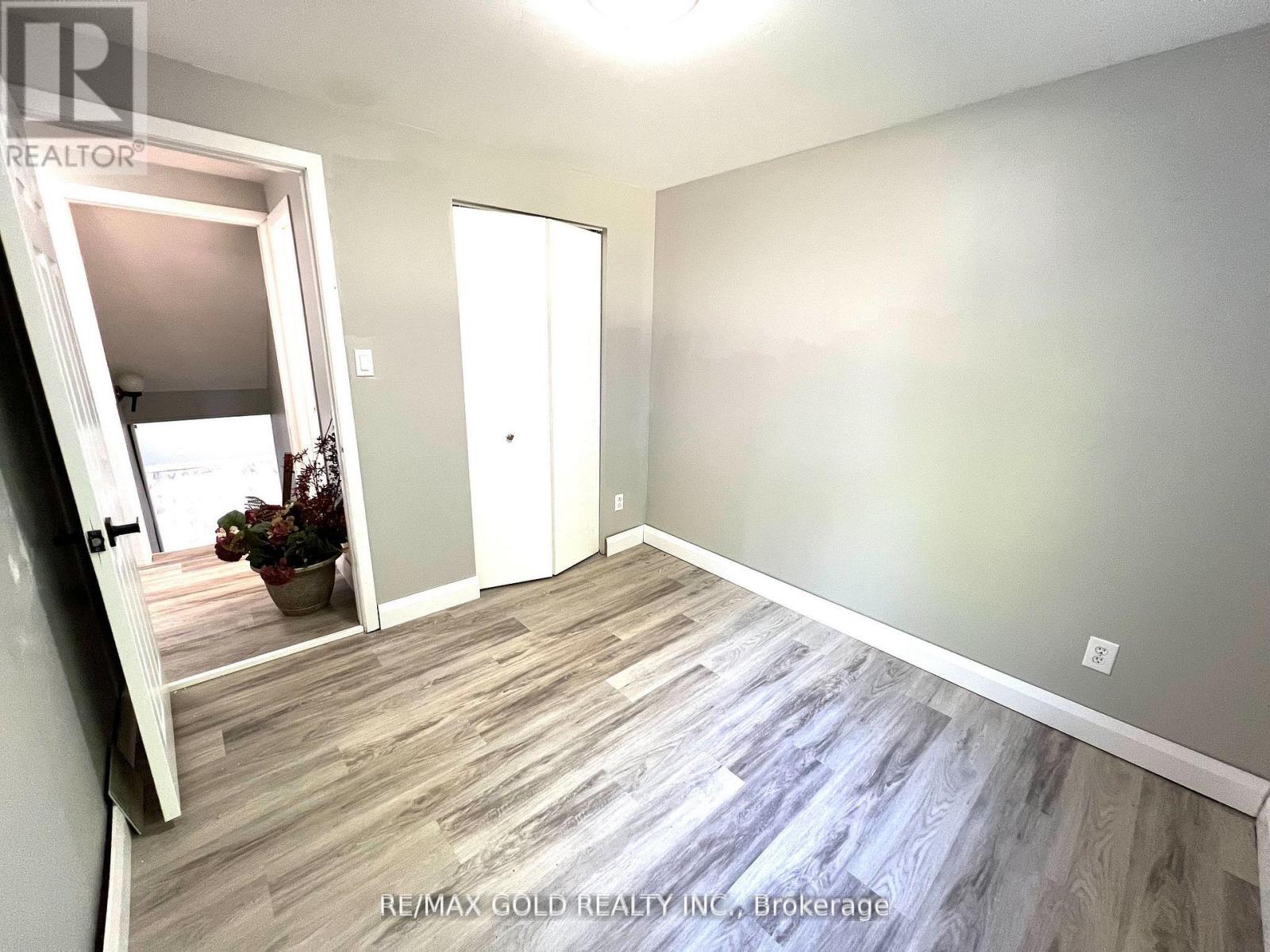 Lower - 156 Mooregate Crescent, Kitchener, Ontario  N2M 2G1 - Photo 19 - X12680864