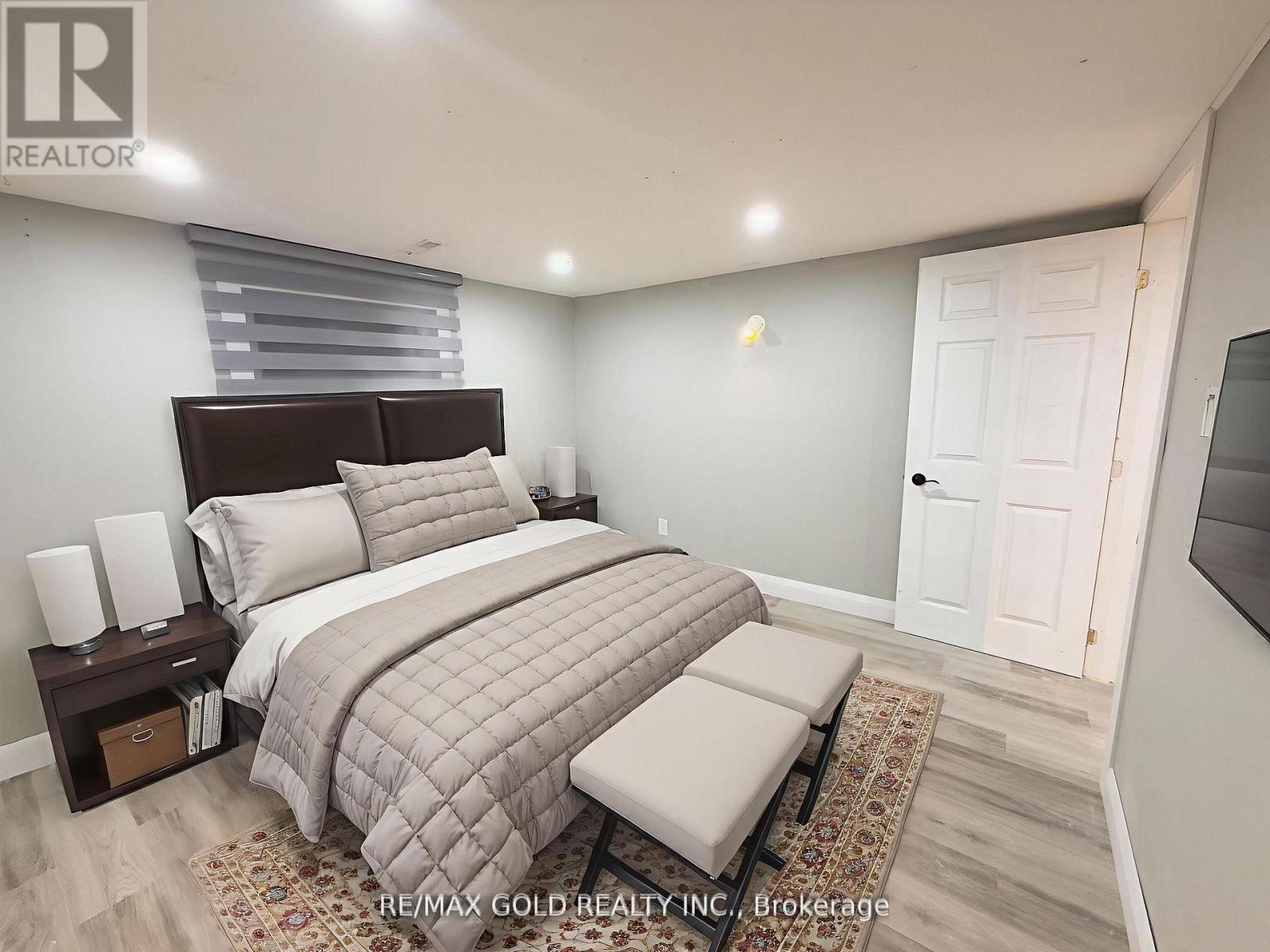 Lower - 156 Mooregate Crescent, Kitchener, Ontario  N2M 2G1 - Photo 21 - X12680864