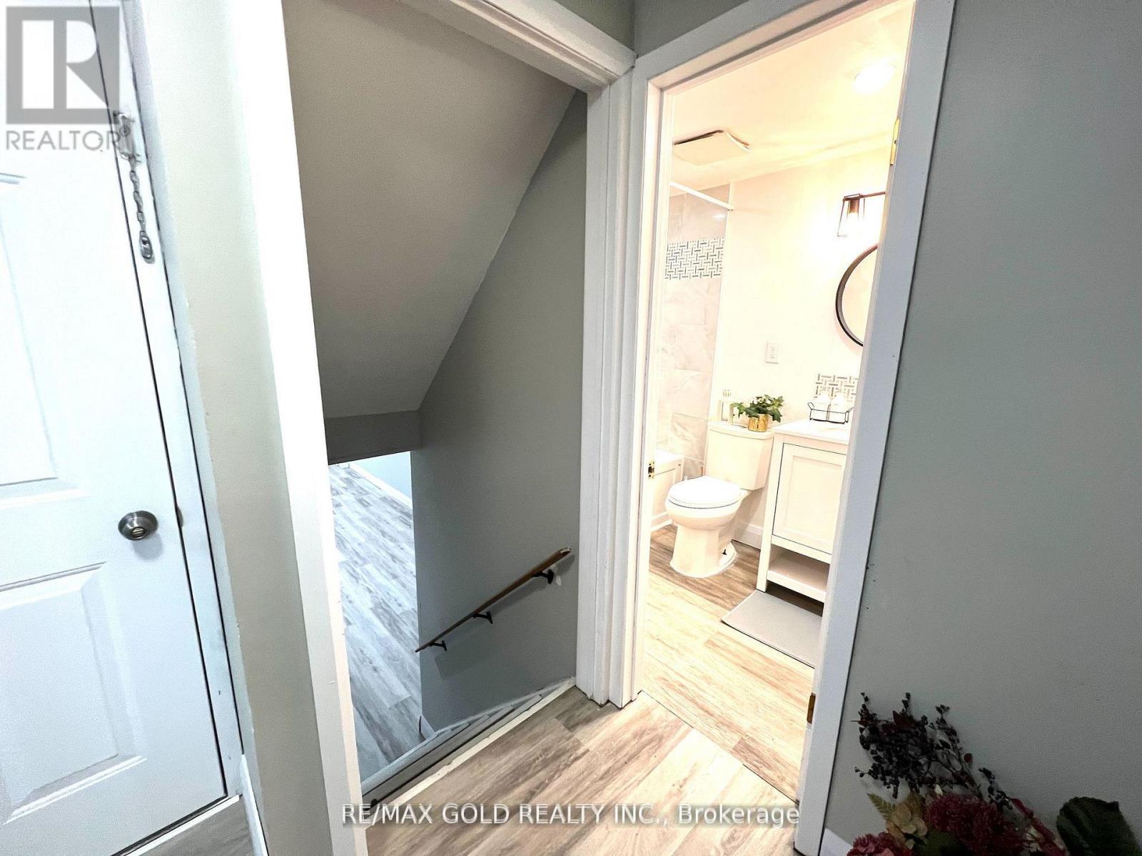 Lower - 156 Mooregate Crescent, Kitchener, Ontario  N2M 2G1 - Photo 5 - X12680864