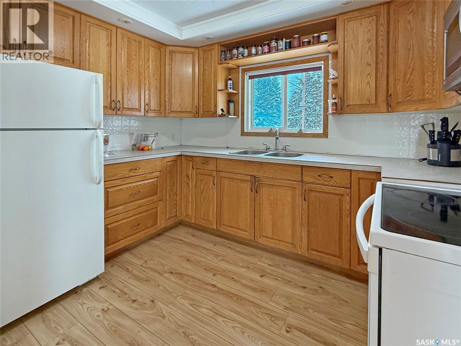 210 1st Street W, Meath Park, Saskatchewan  S0J 1T0 - Photo 5 - SK026495