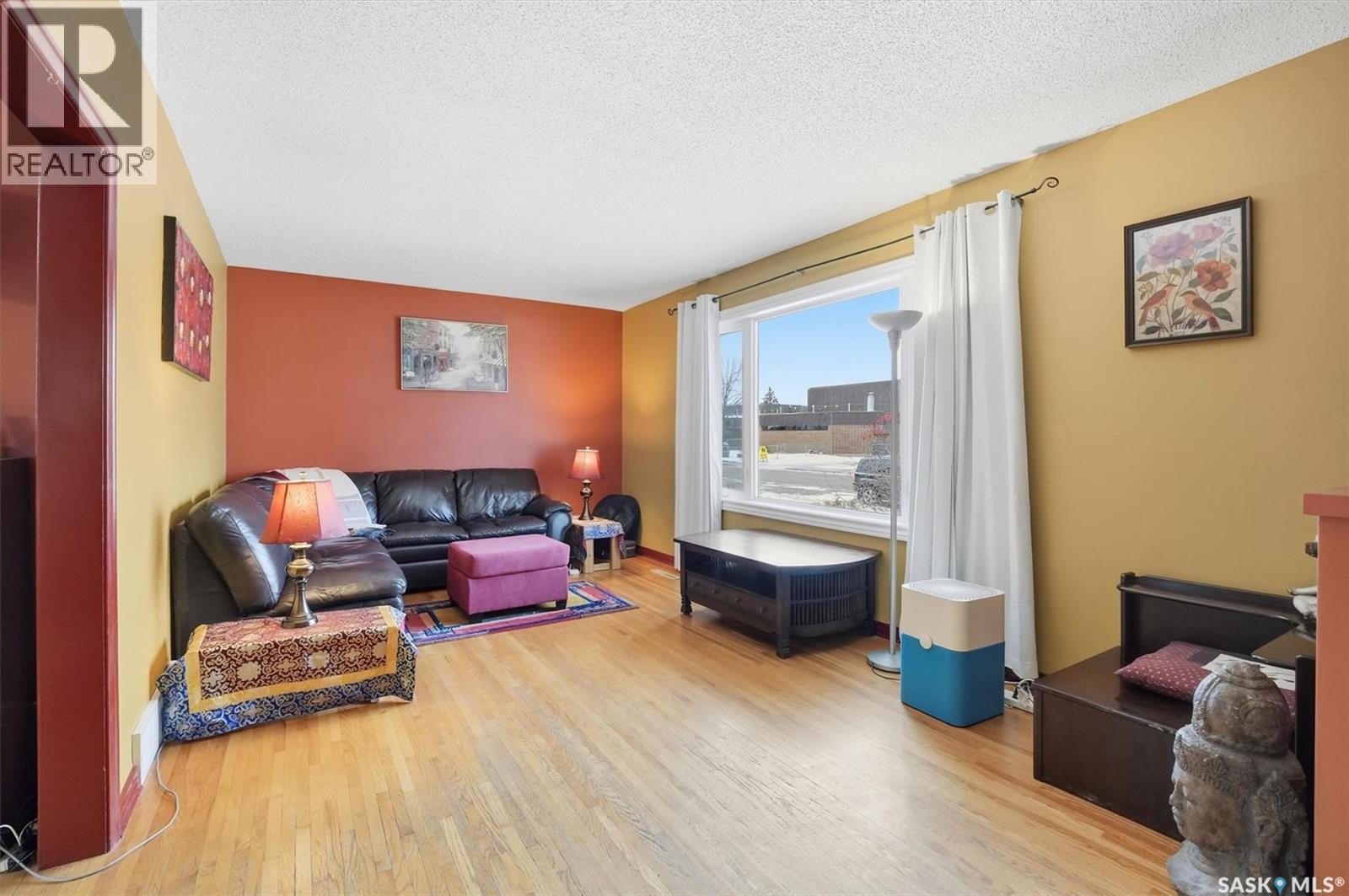 334 Q Avenue N, Saskatoon, Saskatchewan  S7L 2X8 - Photo 5 - SK026485