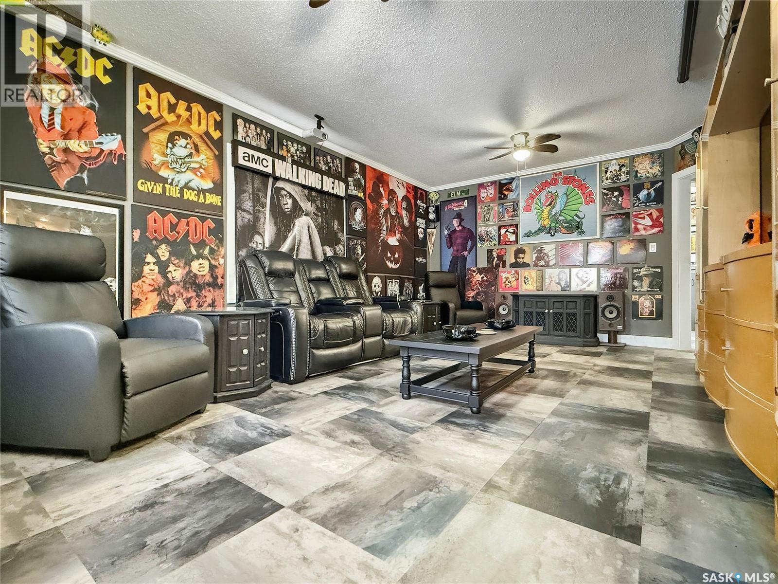 236 7th Avenue Nw, Swift Current, Saskatchewan  S9H 0Y8 - Photo 2 - SK026477