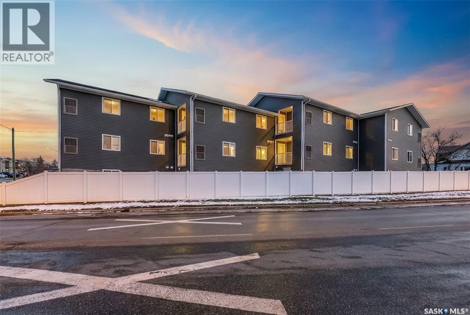 203 221 Main STREET S, Moose Jaw, Saskatchewan