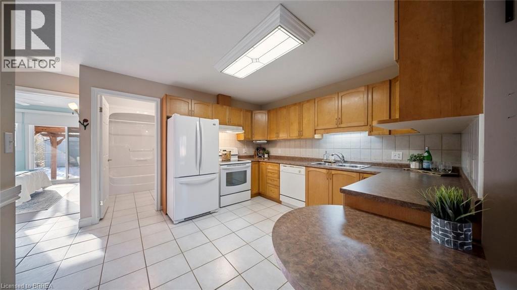 356 Grand River Avenue, Brantford, Ontario  N3T 4Y8 - Photo 11 - 40795618