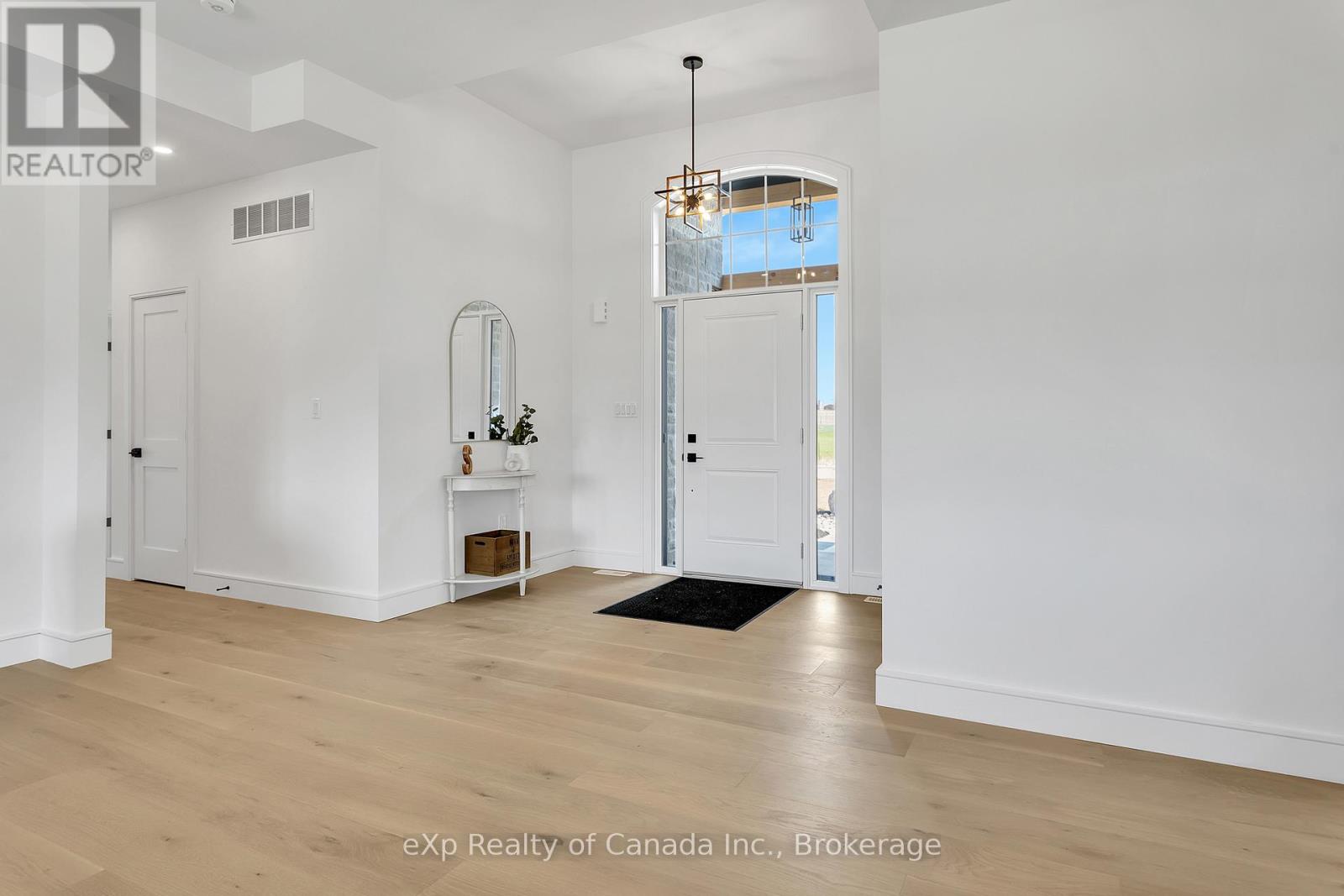 9 Clover Lane, Norwich, Ontario  N0J 1R0 - Photo 10 - X12680958