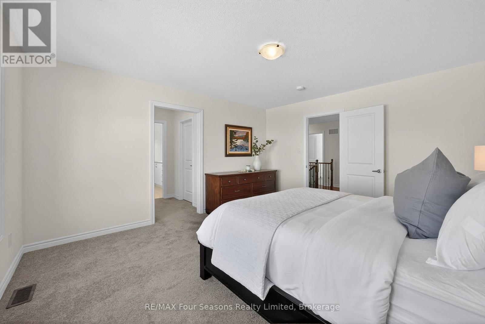 18 Beatrice Drive, Wasaga Beach, Ontario L9Z 0L3 - Photo 16 - S12680984