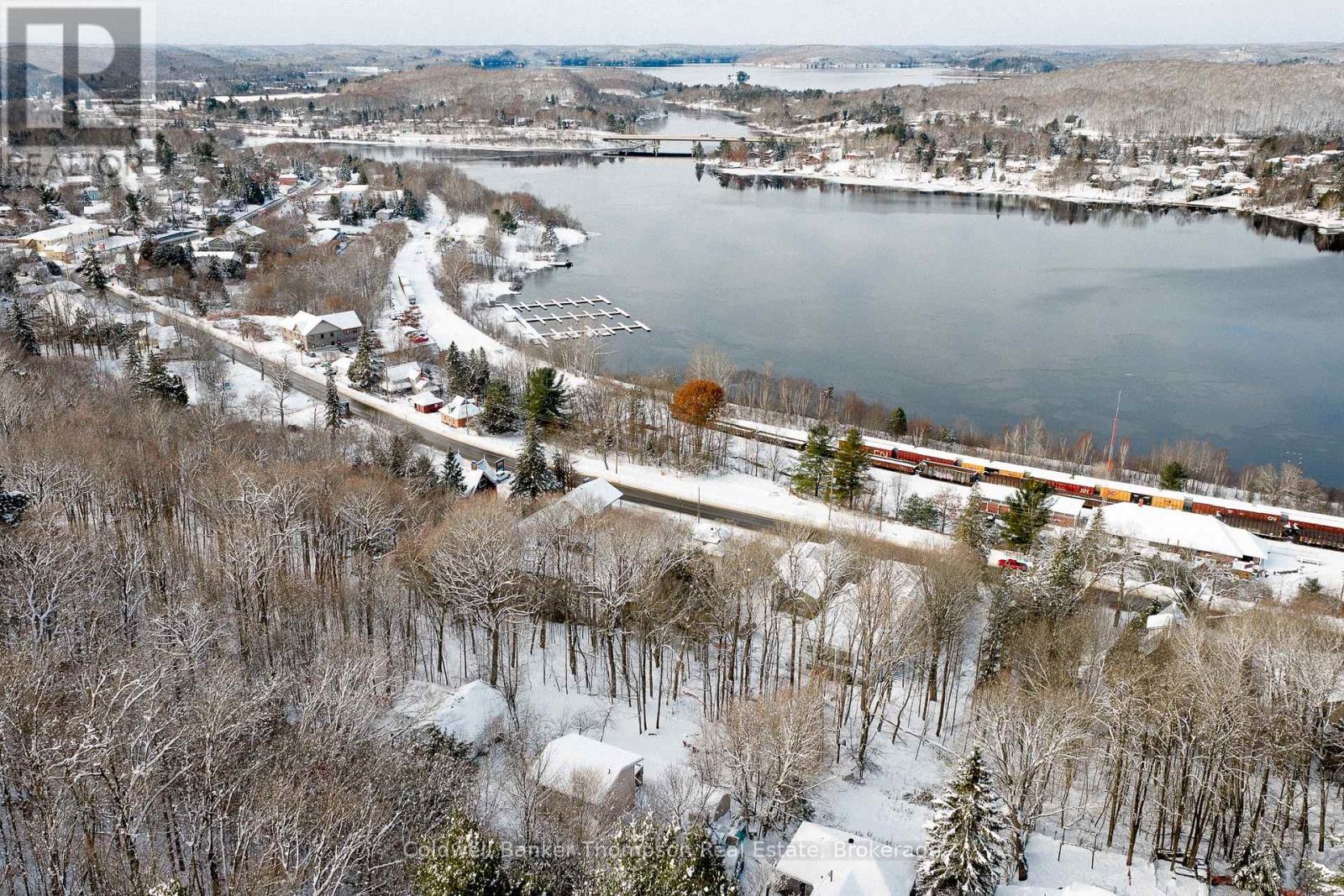 16 Walpole Street, Huntsville, Ontario P1H 1V3 - Photo 2 - X12681020