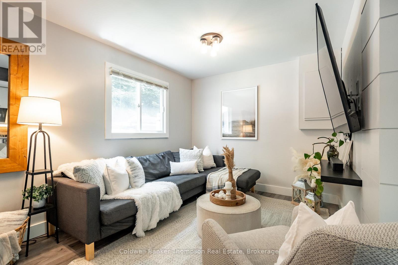 16 Walpole Street, Huntsville, Ontario P1H 1V3 - Photo 5 - X12681020