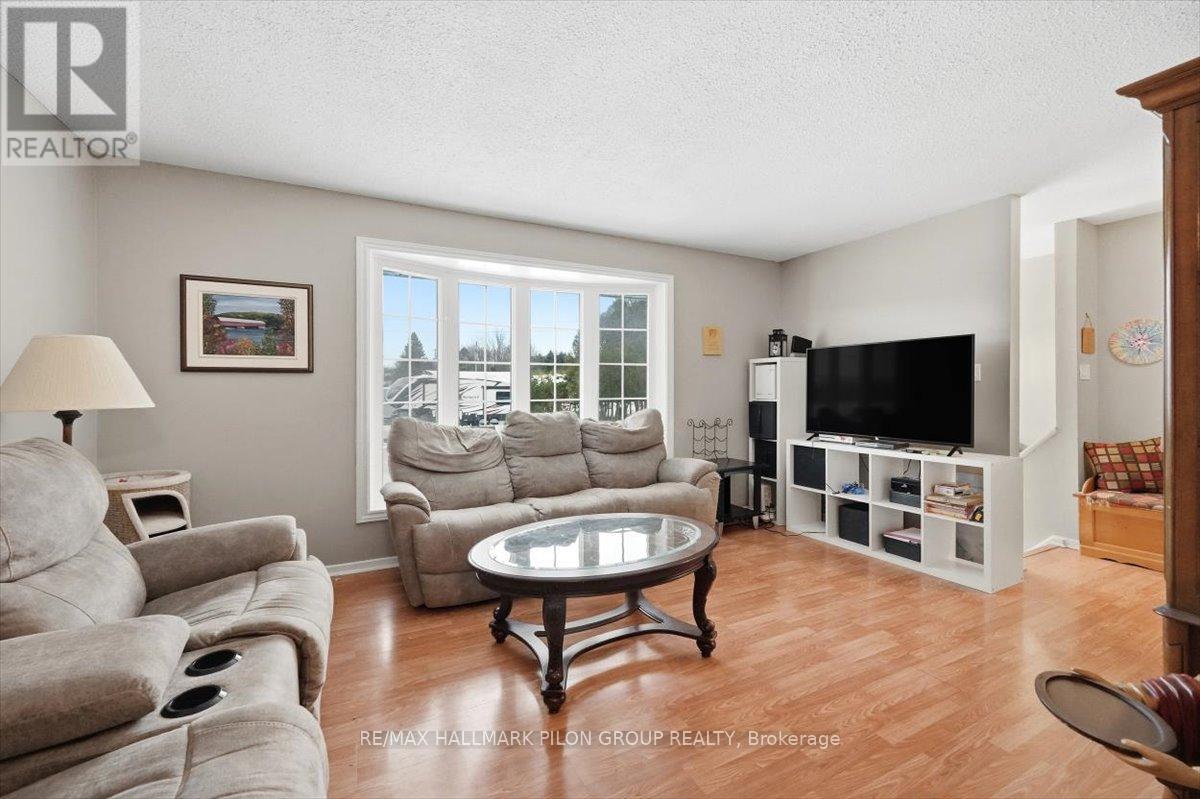 2620 Denise Avenue, Ottawa, Ontario  K4B 1J8 - Photo 4 - X12680938