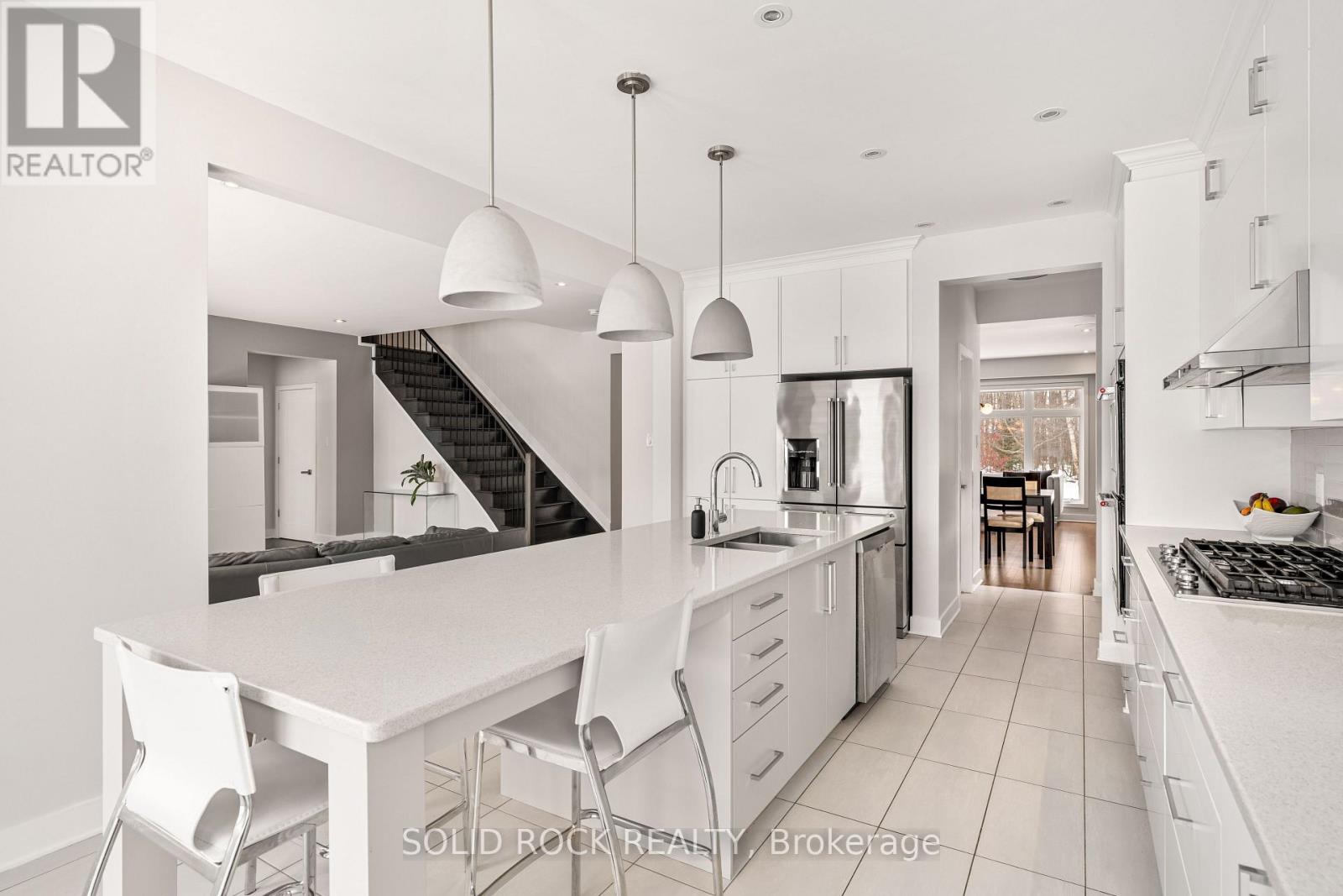 242 Shinleaf Crescent, Ottawa, Ontario  K1W 0J2 - Photo 12 - X12680940