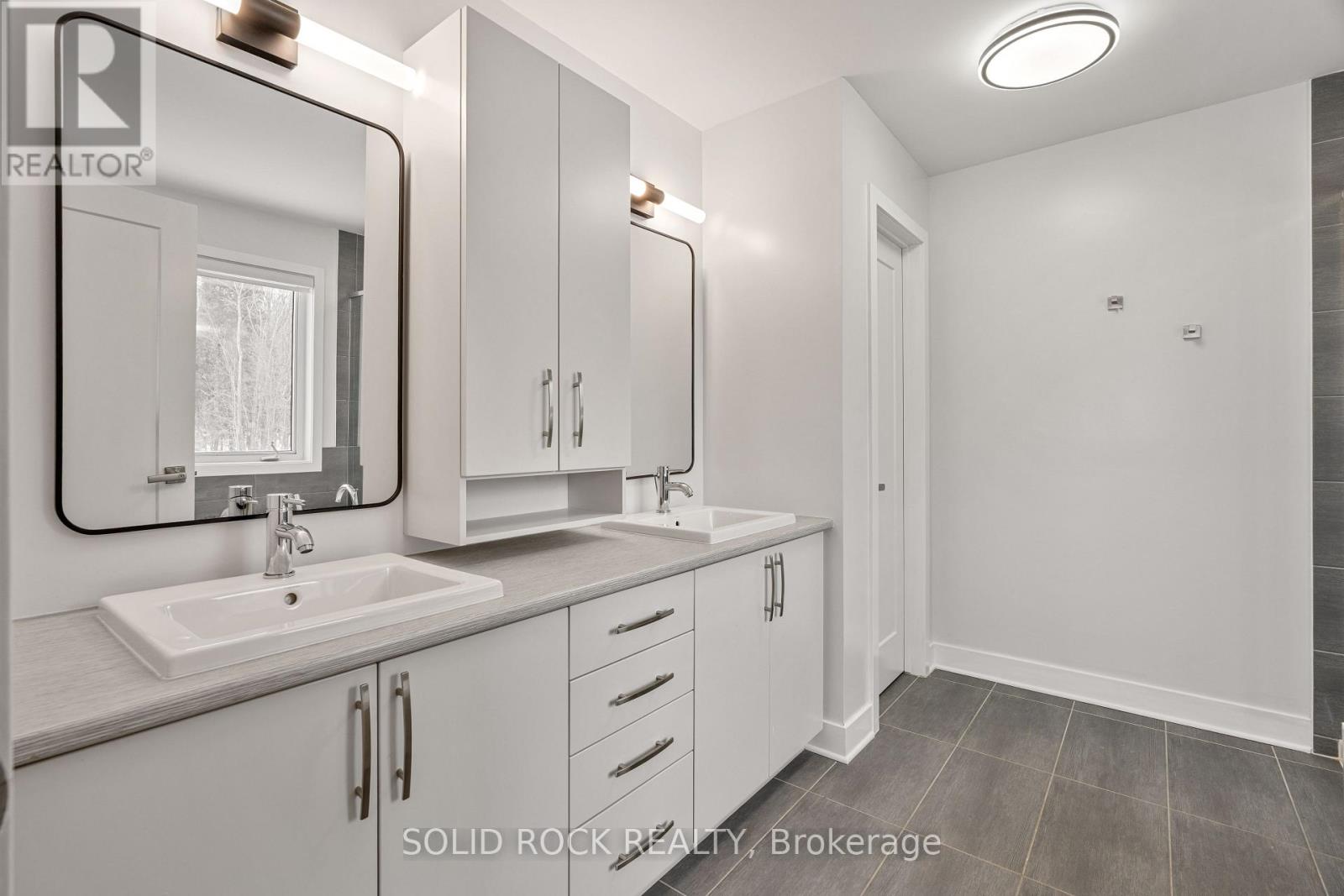 242 Shinleaf Crescent, Ottawa, Ontario  K1W 0J2 - Photo 24 - X12680940