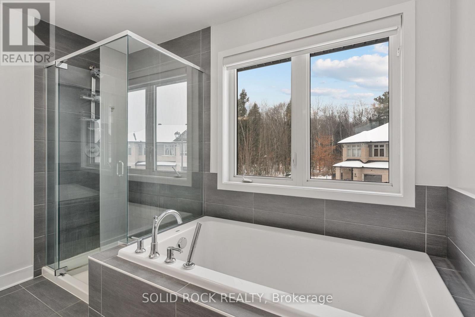 242 Shinleaf Crescent, Ottawa, Ontario  K1W 0J2 - Photo 25 - X12680940