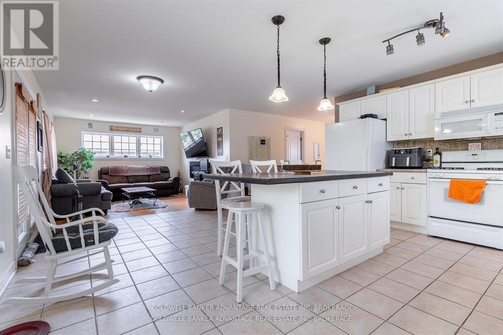 16 Wellandvale Drive, Welland, Ontario  L3C 7C4 - Photo 10 - X12681026