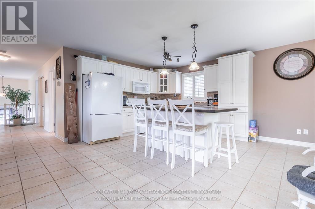 16 Wellandvale Drive, Welland, Ontario  L3C 7C4 - Photo 11 - X12681026