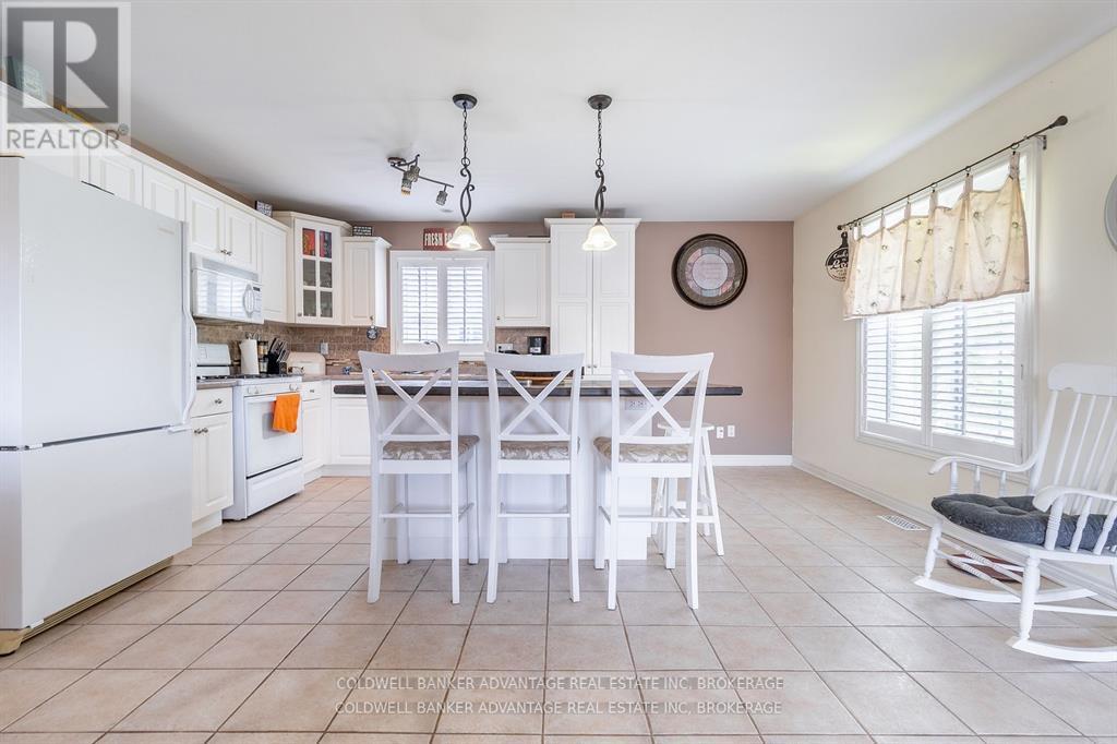 16 Wellandvale Drive, Welland, Ontario  L3C 7C4 - Photo 12 - X12681026