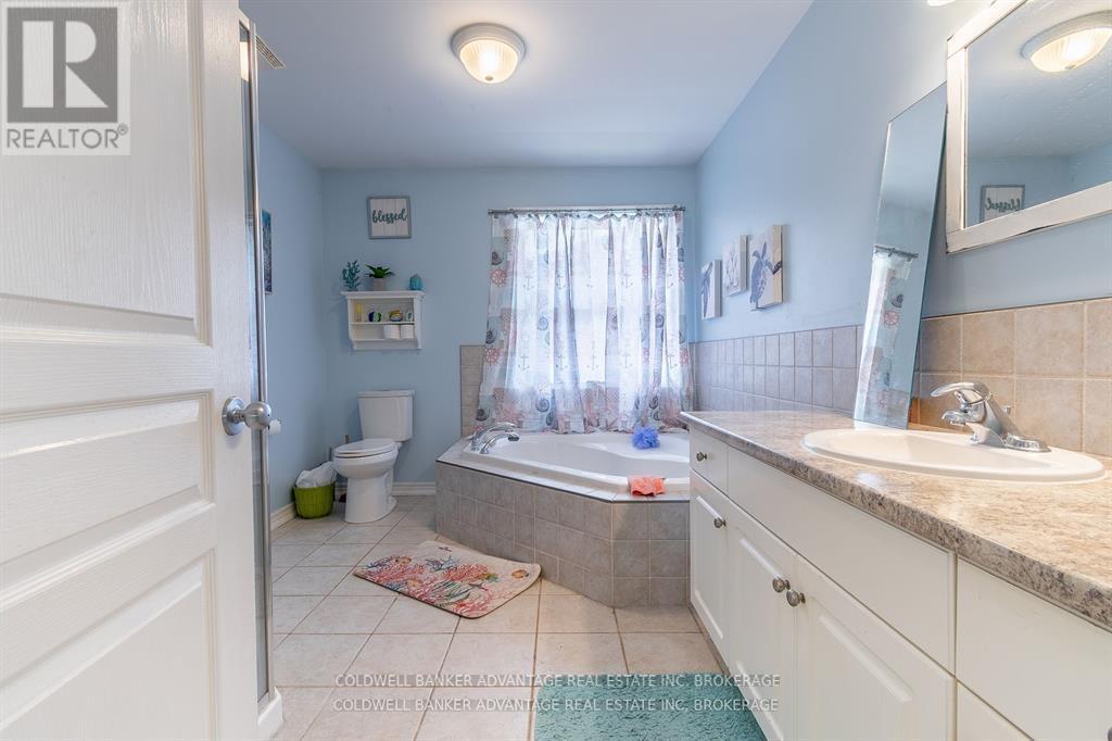 16 Wellandvale Drive, Welland, Ontario  L3C 7C4 - Photo 17 - X12681026