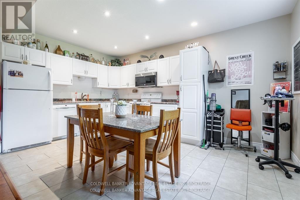 16 Wellandvale Drive, Welland, Ontario  L3C 7C4 - Photo 20 - X12681026