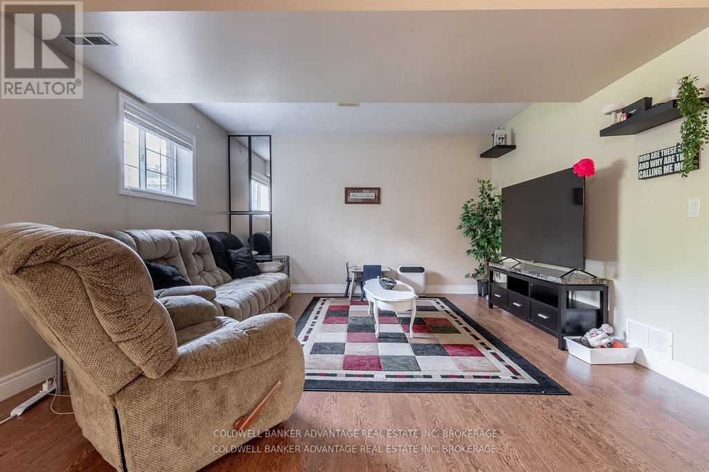 16 Wellandvale Drive, Welland, Ontario  L3C 7C4 - Photo 23 - X12681026