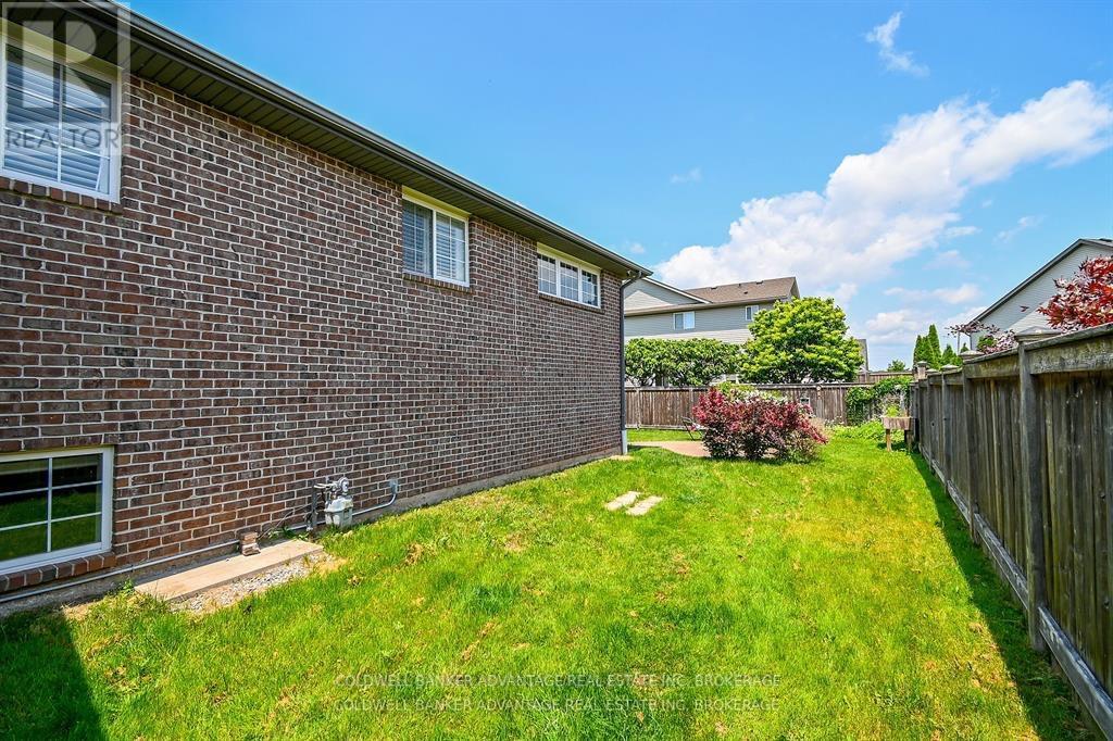 16 Wellandvale Drive, Welland, Ontario  L3C 7C4 - Photo 36 - X12681026