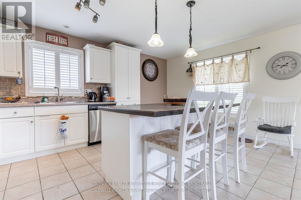 16 Wellandvale Drive, Welland, Ontario  L3C 7C4 - Photo 7 - X12681026