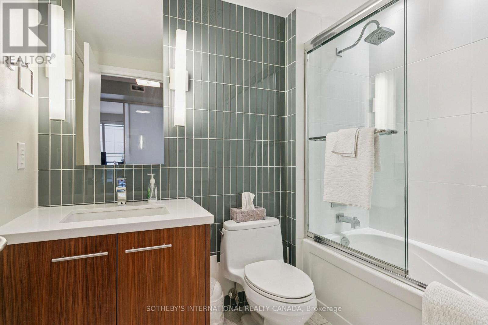 1205 - 80 John Street, Toronto, Ontario  M5V 3X4 - Photo 18 - C12663966