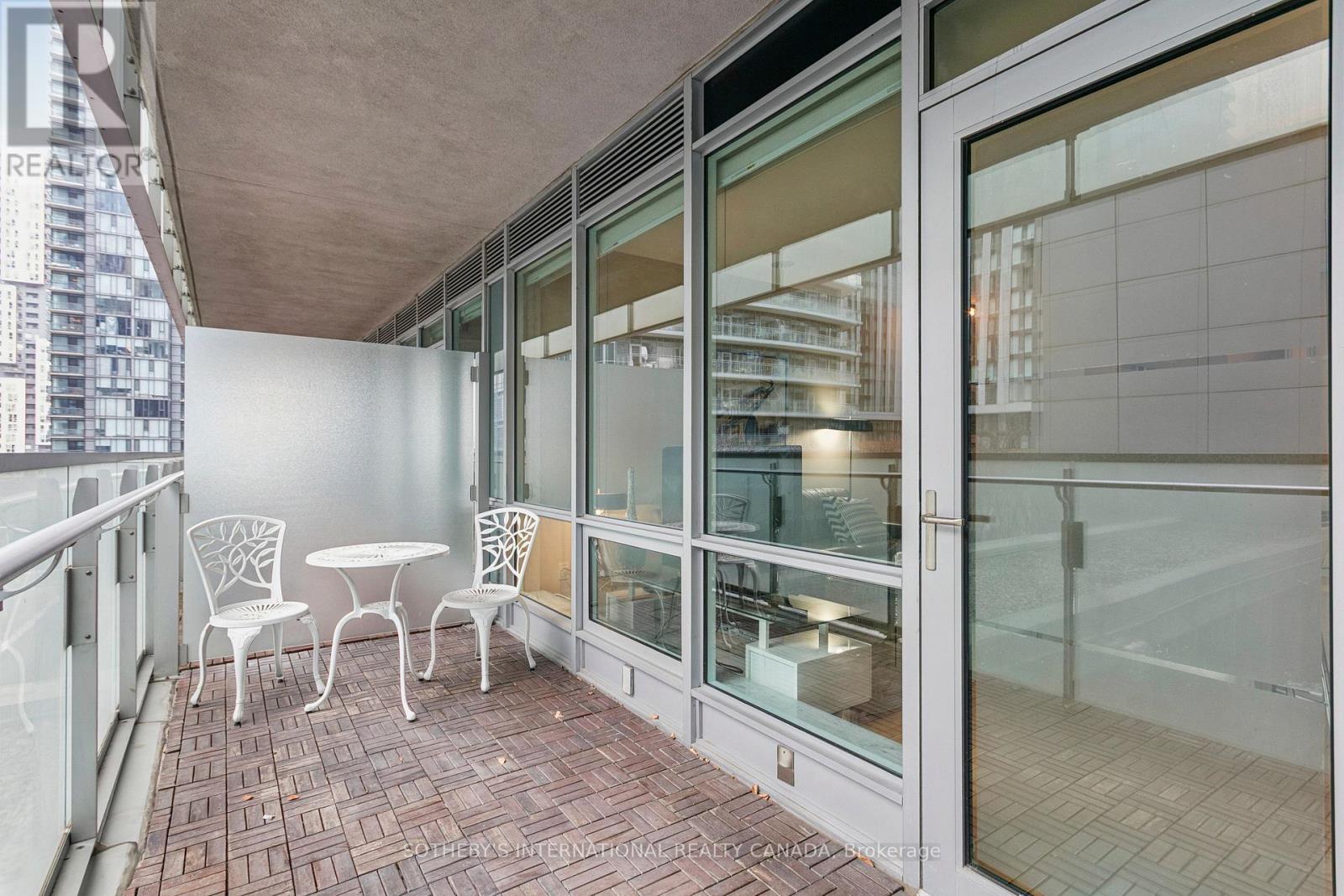 1205 - 80 John Street, Toronto, Ontario  M5V 3X4 - Photo 21 - C12663966