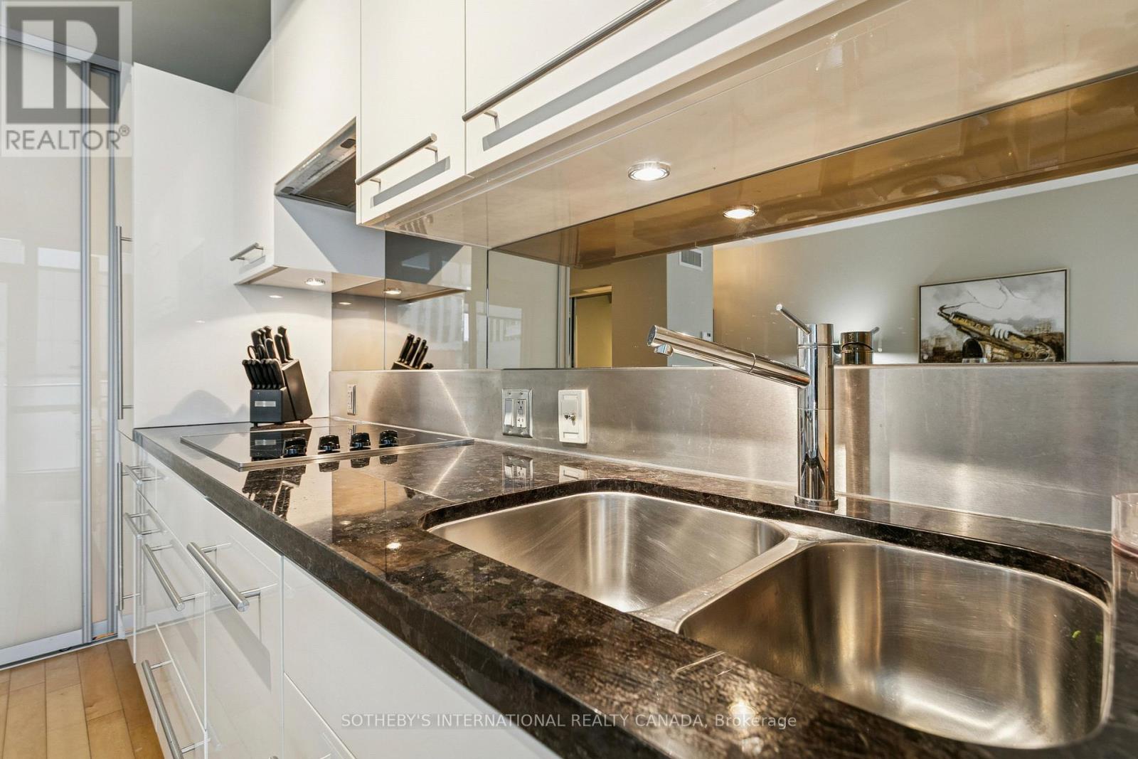 1205 - 80 John Street, Toronto, Ontario  M5V 3X4 - Photo 12 - C12663966