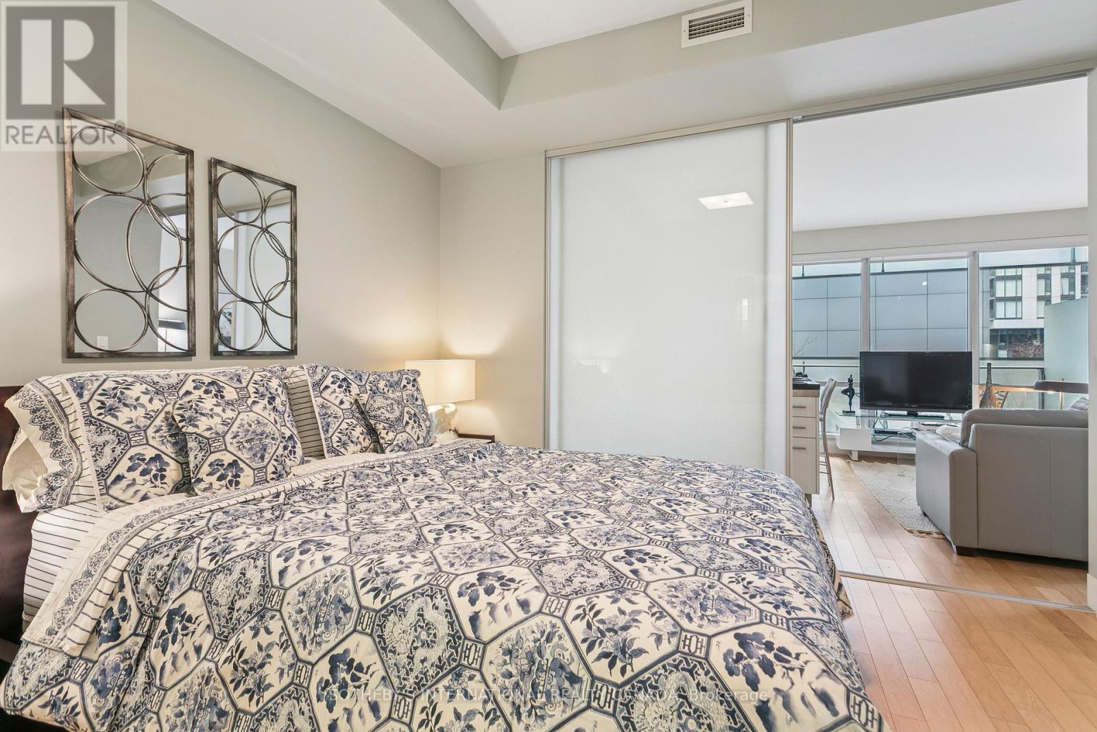 1205 - 80 John Street, Toronto, Ontario  M5V 3X4 - Photo 15 - C12664018