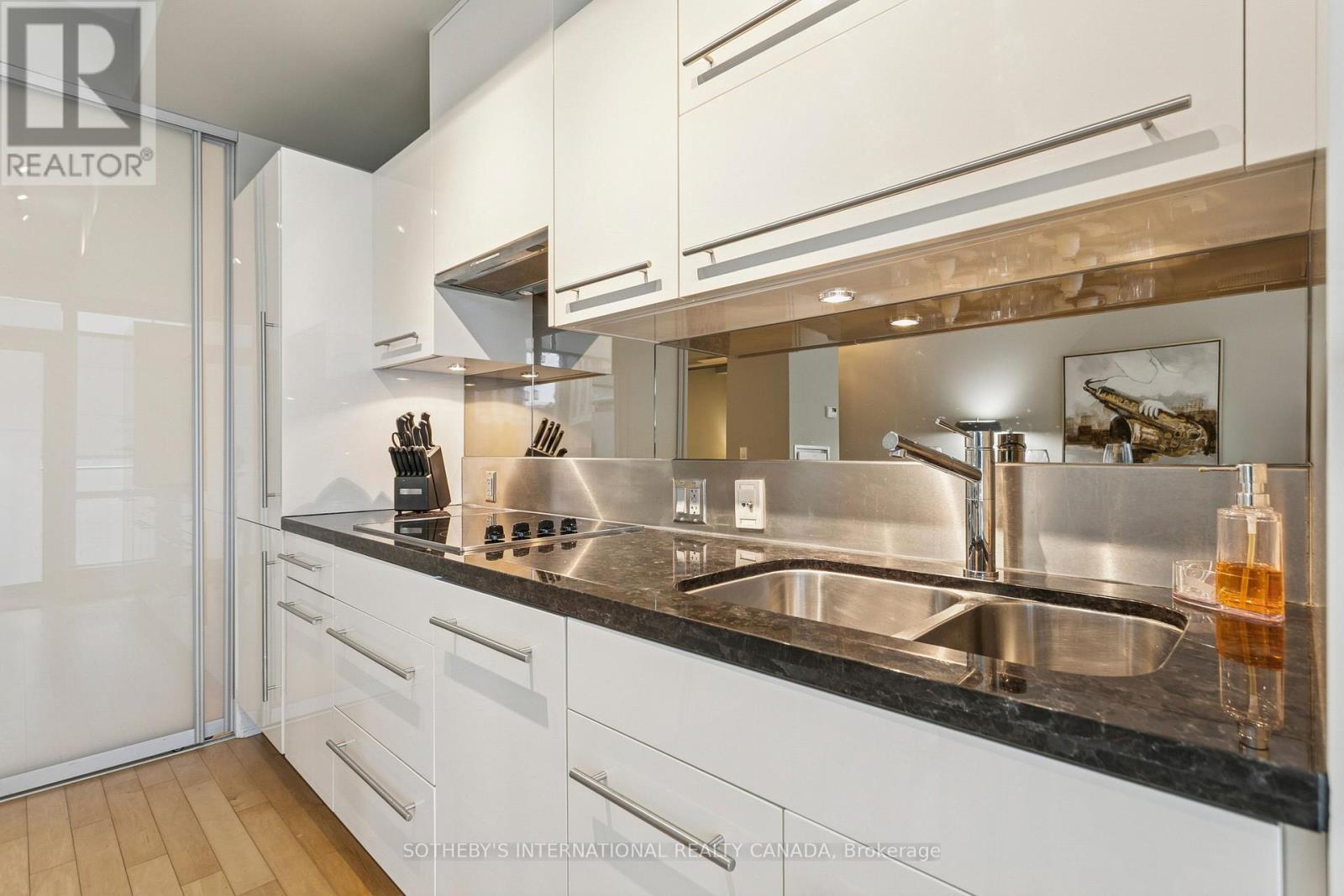 1205 - 80 John Street, Toronto, Ontario  M5V 3X4 - Photo 7 - C12664018