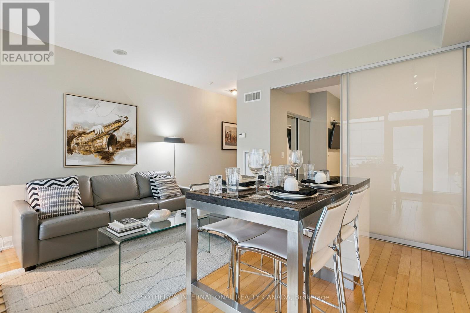 1205 - 80 John Street, Toronto, Ontario  M5V 3X4 - Photo 6 - C12664018