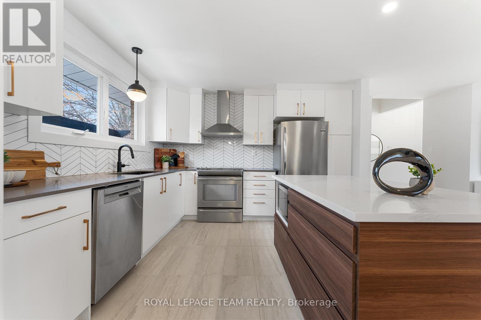 62 Crystal Beach Drive, Ottawa, Ontario  K2H 5N1 - Photo 18 - X12586752