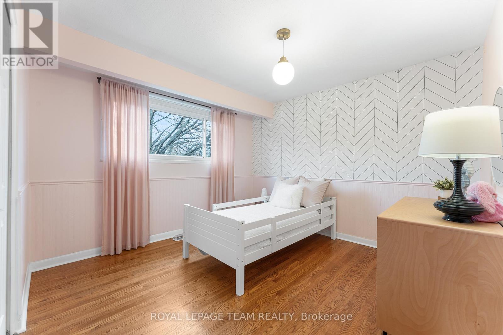 62 Crystal Beach Drive, Ottawa, Ontario  K2H 5N1 - Photo 27 - X12586752