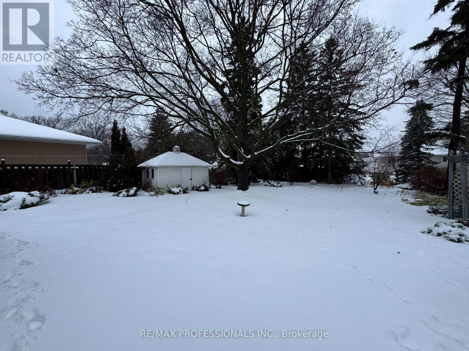 77 Bedford Park Avenue, Richmond Hill, Ontario  L4C 2N9 - Photo 35 - N12680072