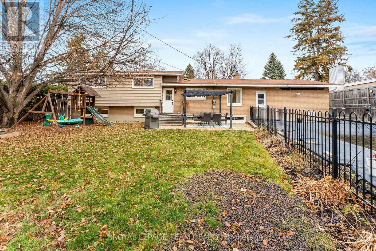 62 Crystal Beach Drive, Ottawa, Ontario  K2H 5N1 - Photo 46 - X12586752