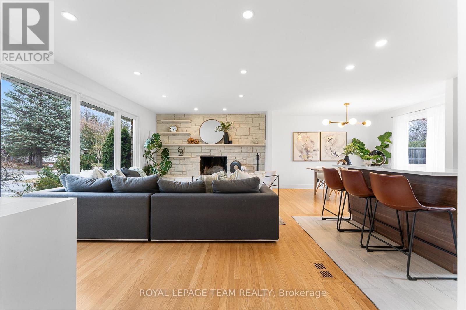 62 Crystal Beach Drive, Ottawa, Ontario  K2H 5N1 - Photo 6 - X12586752