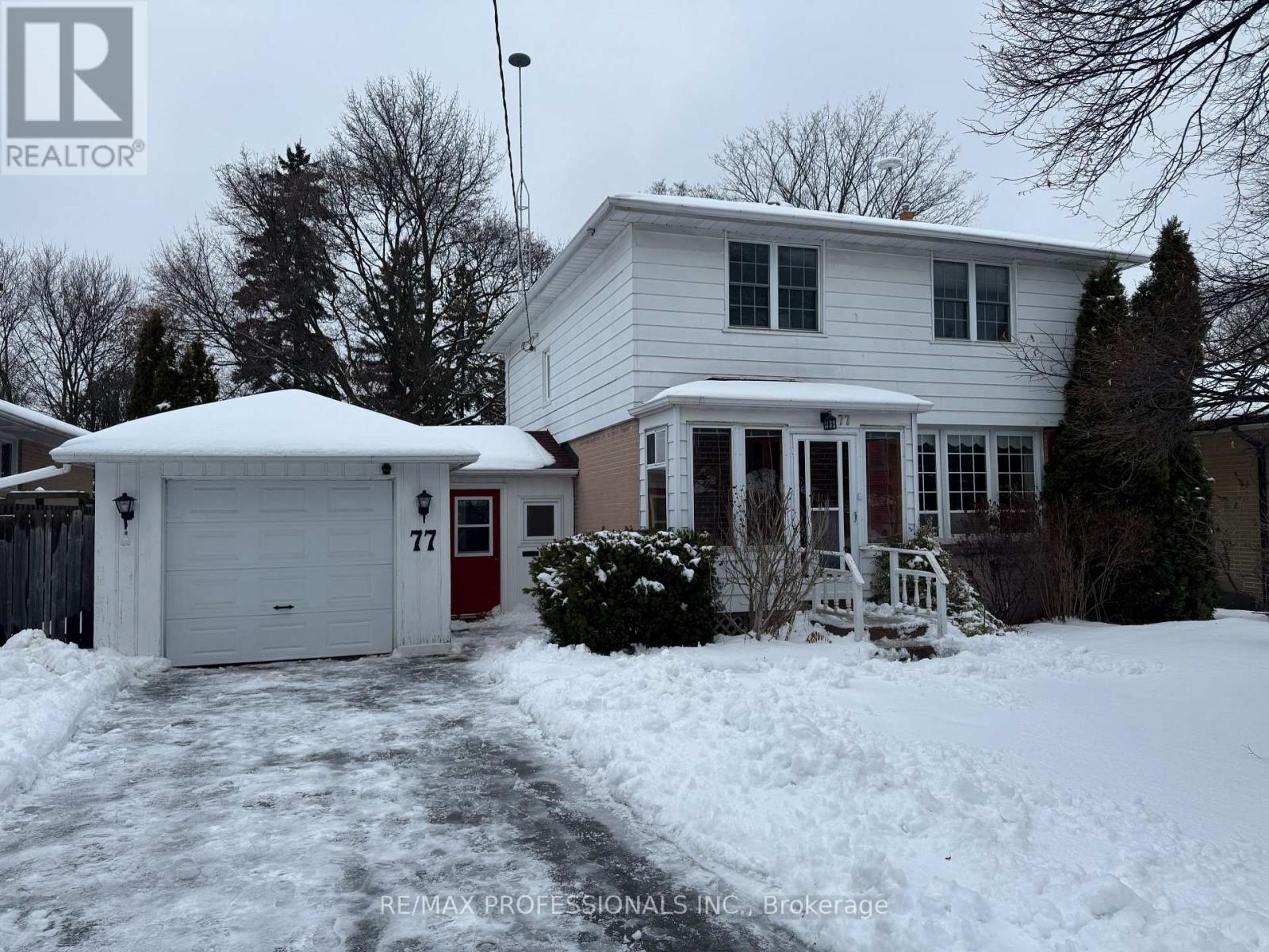 77 Bedford Park Avenue, Richmond Hill, Ontario  L4C 2N9 - Photo 5 - N12680072