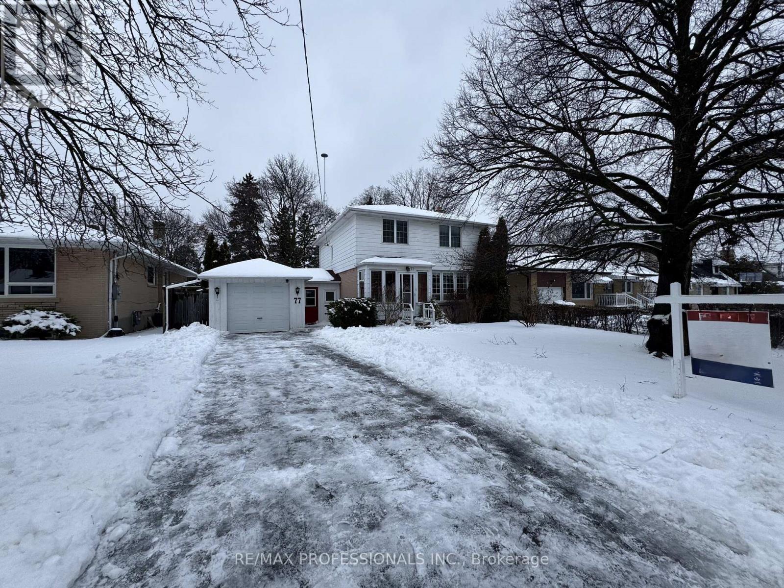 77 Bedford Park Avenue, Richmond Hill, Ontario  L4C 2N9 - Photo 1 - N12680072