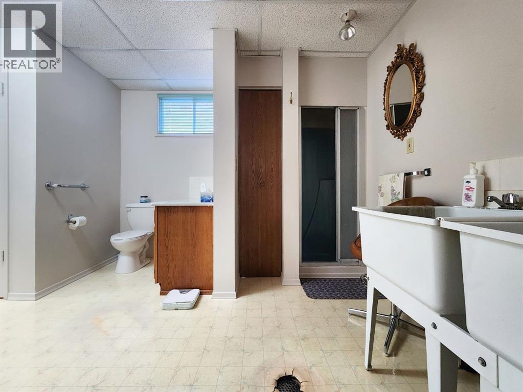 112 43 Avenue W, Claresholm, Alberta  T0L 0T0 - Photo 31 - A2273845