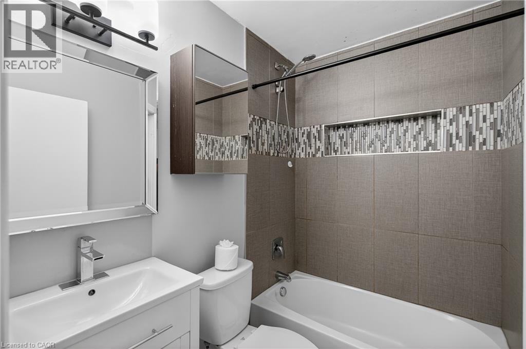 399 East 15th Street, Hamilton, Ontario  L9A 4G9 - Photo 19 - 40796265