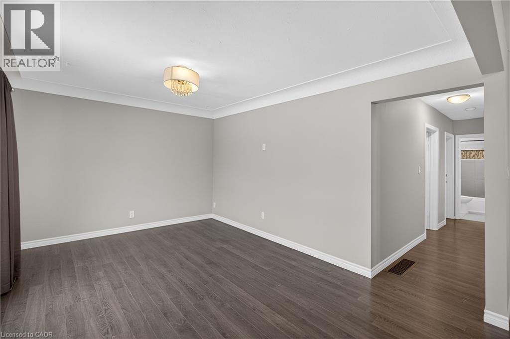 399 East 15th Street, Hamilton, Ontario  L9A 4G9 - Photo 5 - 40796265