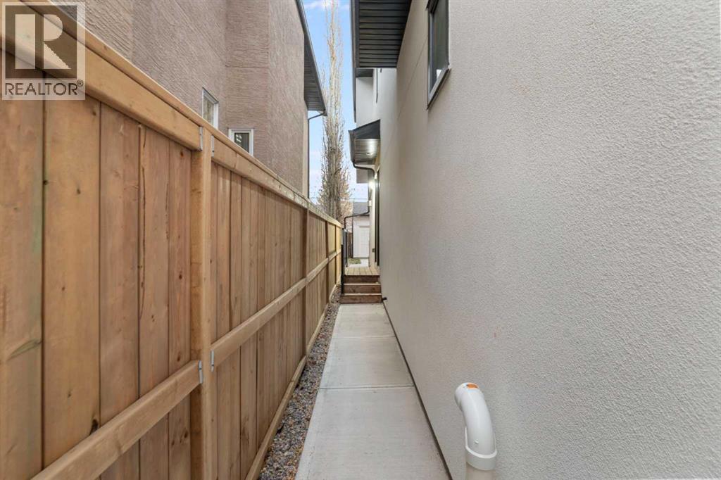 2414 35 Street Sw, Calgary, Alberta  T3E 2Y1 - Photo 45 - A2270777